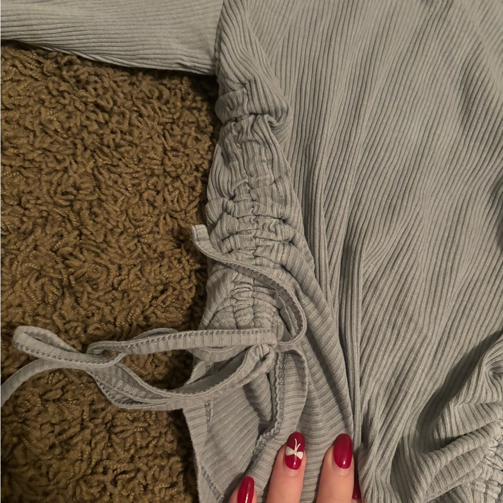 H&M Top - Picture 3 of 5